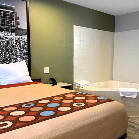 Super 8 By Wyndham Frankfort In Bagian luar foto