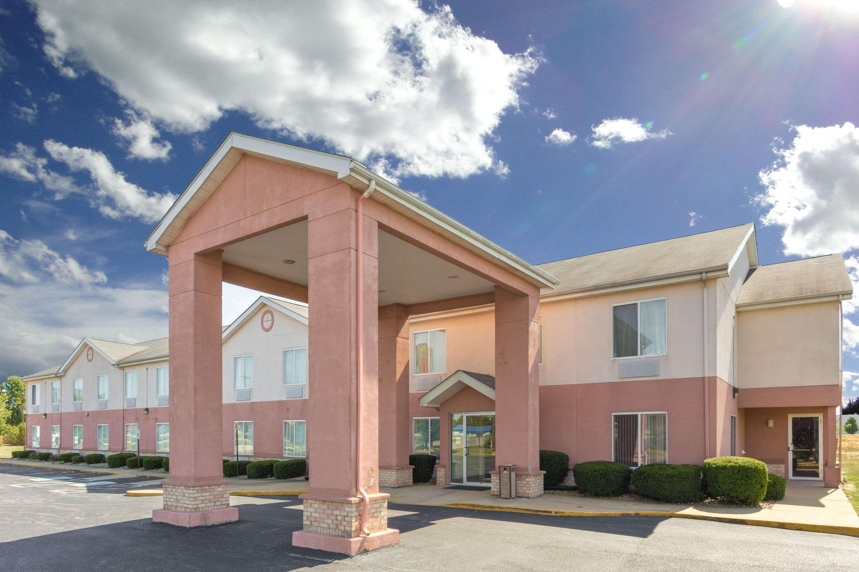 Super 8 By Wyndham Frankfort In Bagian luar foto