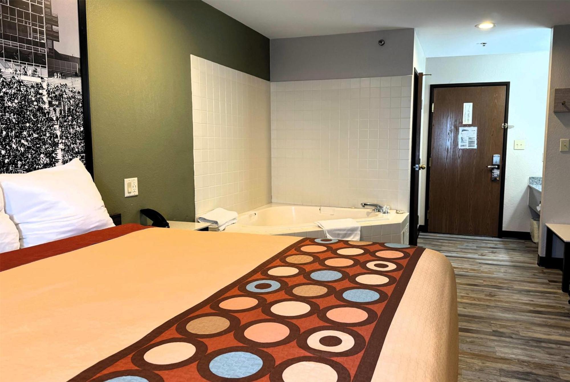 Super 8 By Wyndham Frankfort In Bagian luar foto